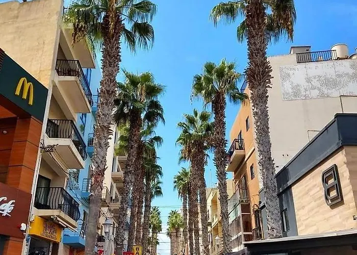 110 Sq.m. Stunning Penthouse With Large Terrace Apartamento